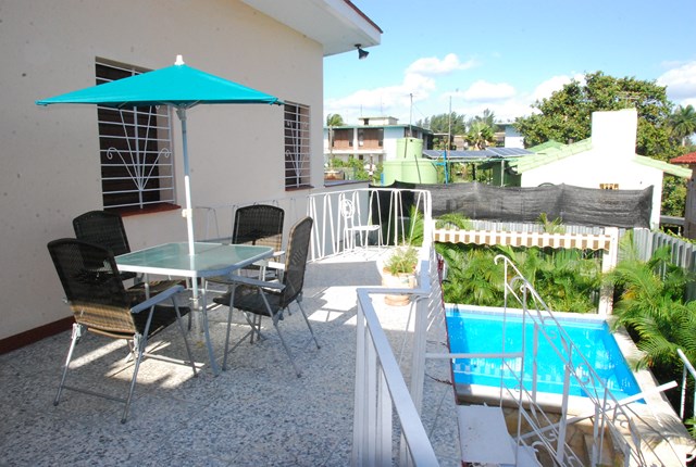 94 VILLA WITH SWIMMING POOL TO RENT IN HAVANA